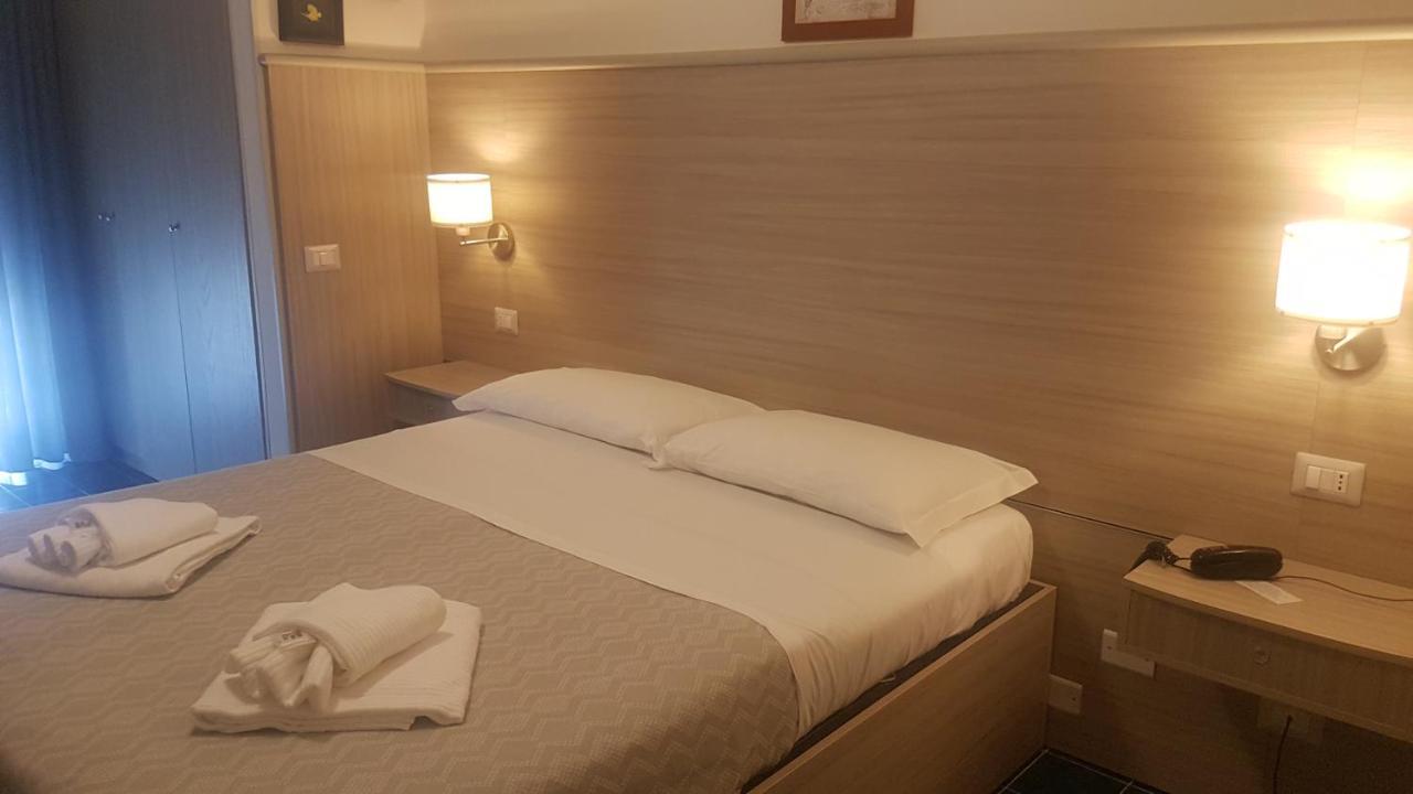Hotel La Baia Ponza Exteriör bild