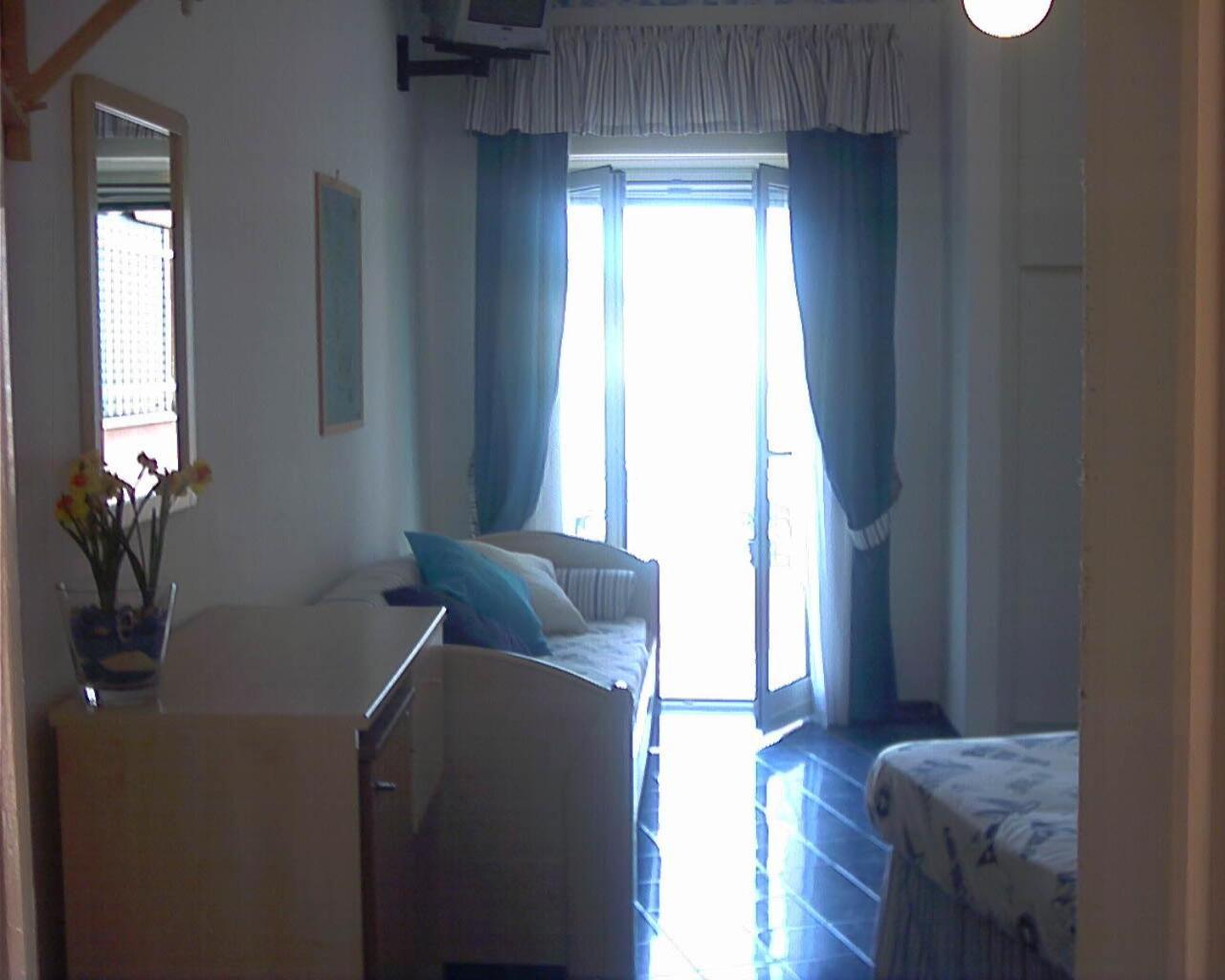 Hotel La Baia Ponza Exteriör bild