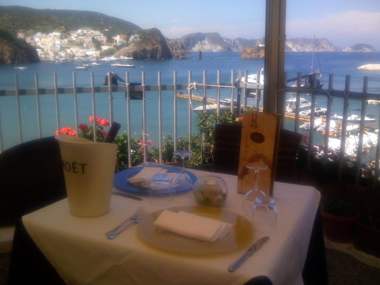 Hotel La Baia Ponza Exteriör bild