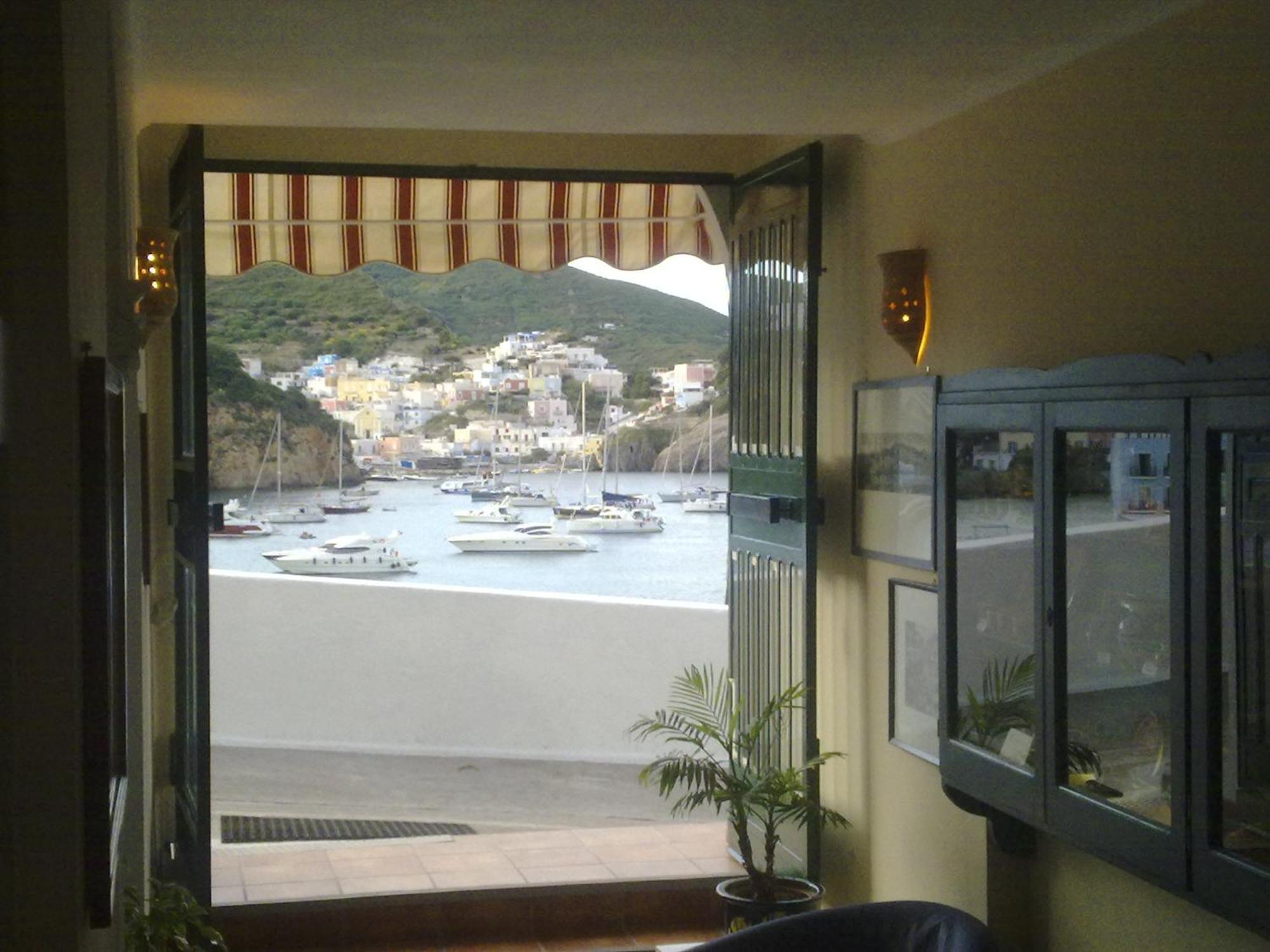 Hotel La Baia Ponza Exteriör bild