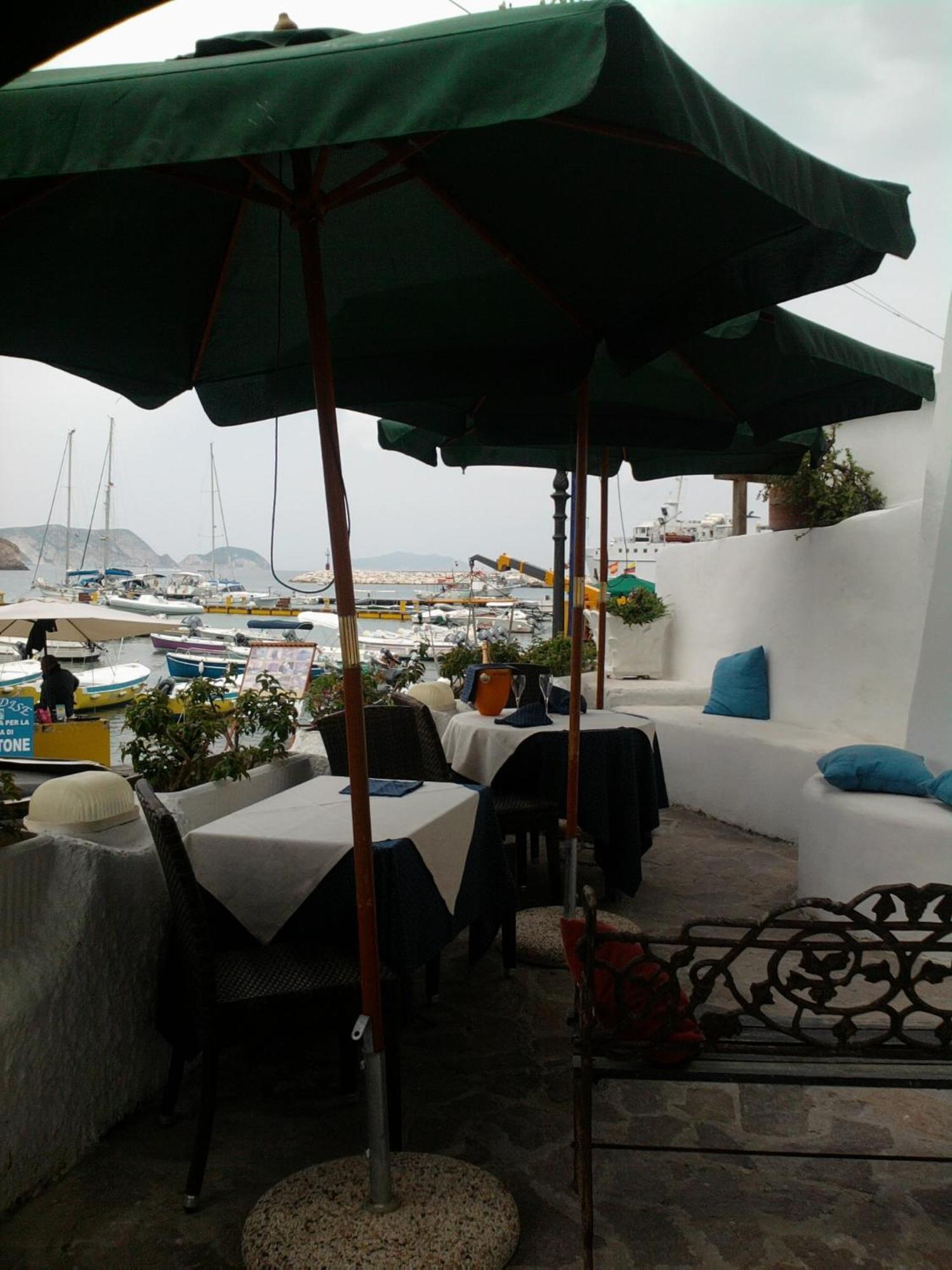 Hotel La Baia Ponza Exteriör bild
