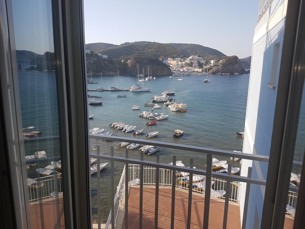 Hotel La Baia Ponza Exteriör bild